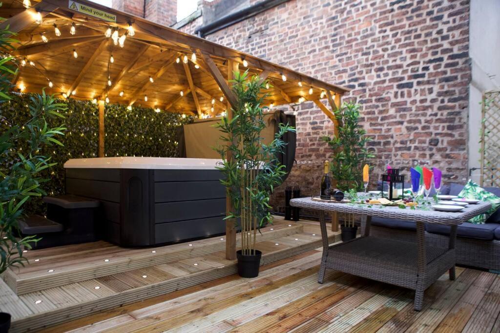 Romance On The Rows - Hot Tub City Centre เชสเตอร์ ภายนอก รูปภาพ